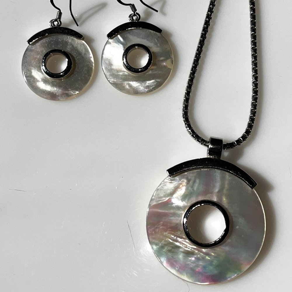 Mother of Pearl and Silver Necklace and Earring Set (LOT)
